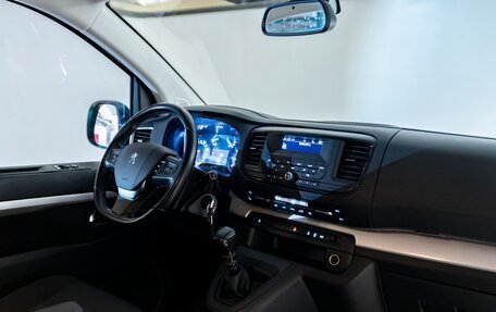 Peugeot Traveller I, 2021 год, 2 800 000 рублей, 10 фотография