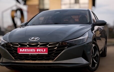 Hyundai Elantra, 2020 год, 1 980 000 рублей, 2 фотография