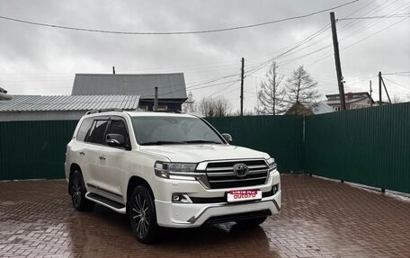 Toyota Land Cruiser 200, 2019 год, 7 700 000 рублей, 1 фотография