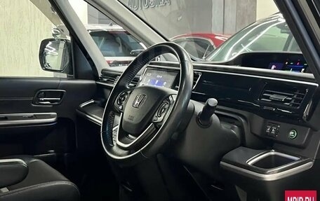 Honda Stepwgn IV, 2019 год, 3 200 000 рублей, 12 фотография