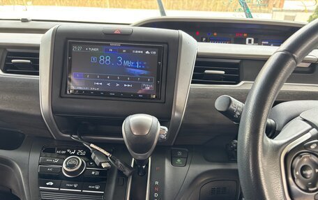 Honda Freed II, 2017 год, 1 615 000 рублей, 14 фотография