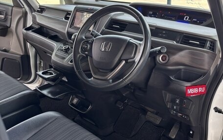 Honda Freed II, 2017 год, 1 615 000 рублей, 13 фотография