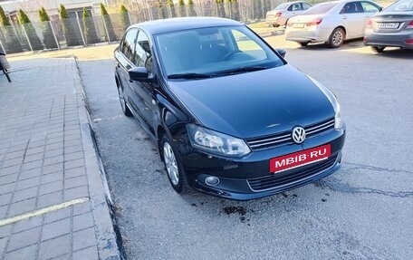 Volkswagen Polo VI (EU Market), 2012 год, 750 000 рублей, 2 фотография