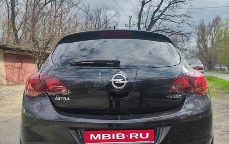 Opel Astra J, 2011 год, 690 000 рублей, 2 фотография