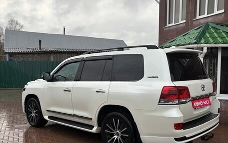 Toyota Land Cruiser 200, 2019 год, 7 700 000 рублей, 4 фотография