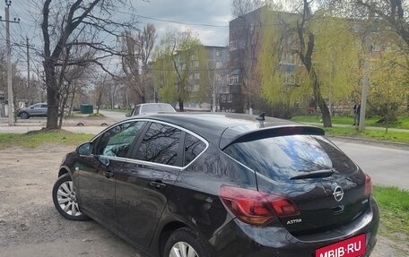 Opel Astra J, 2011 год, 690 000 рублей, 3 фотография