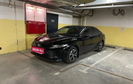 Toyota Camry, 2020 год, 1 890 000 рублей, 2 фотография