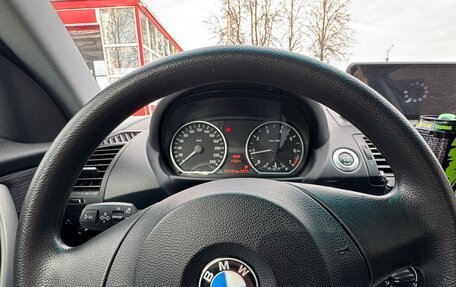 BMW 1 серия, 2009 год, 900 000 рублей, 18 фотография