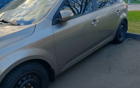 KIA cee'd I рестайлинг, 2010 год, 690 000 рублей, 4 фотография