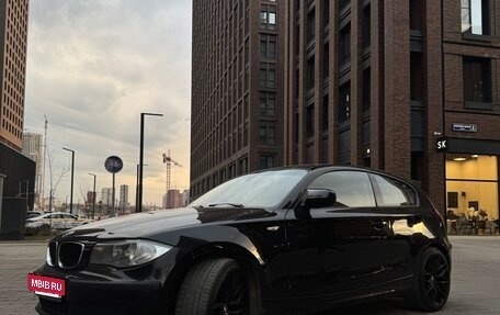 BMW 1 серия, 2009 год, 900 000 рублей, 4 фотография