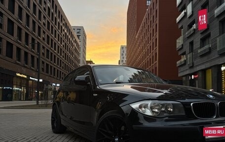 BMW 1 серия, 2009 год, 900 000 рублей, 2 фотография