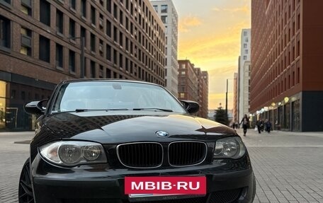 BMW 1 серия, 2009 год, 900 000 рублей, 10 фотография