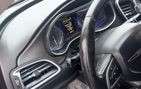 Chrysler 200 II, 2015 год, 1 200 000 рублей, 7 фотография