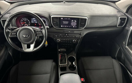 KIA Sportage IV рестайлинг, 2020 год, 2 599 000 рублей, 9 фотография