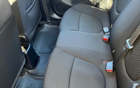 KIA Rio III рестайлинг, 2013 год, 750 000 рублей, 2 фотография