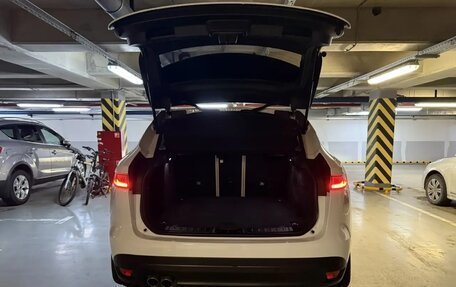 Jaguar F-Pace, 2018 год, 2 450 000 рублей, 8 фотография