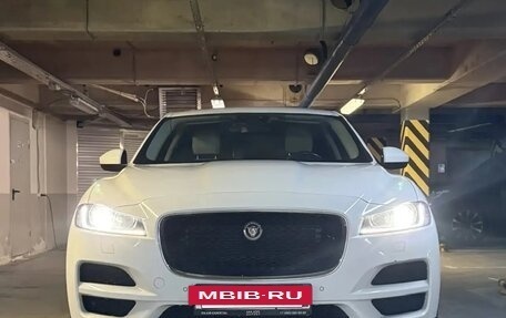 Jaguar F-Pace, 2018 год, 2 450 000 рублей, 10 фотография
