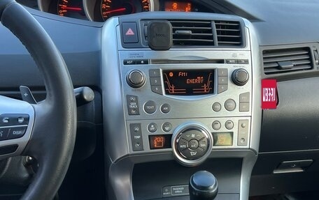 Toyota Verso I, 2011 год, 620 000 рублей, 8 фотография