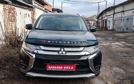 Mitsubishi Outlander III рестайлинг 3, 2015 год, 2 150 000 рублей, 1 фотография