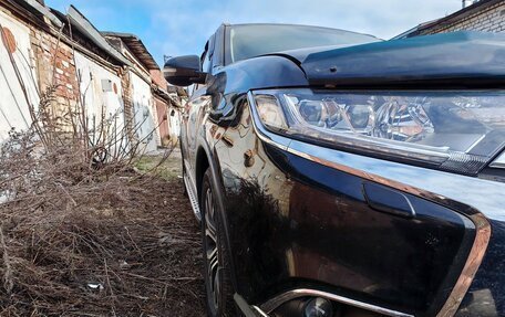 Mitsubishi Outlander III рестайлинг 3, 2015 год, 2 150 000 рублей, 7 фотография