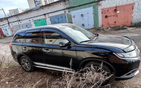 Mitsubishi Outlander III рестайлинг 3, 2015 год, 2 150 000 рублей, 5 фотография