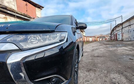 Mitsubishi Outlander III рестайлинг 3, 2015 год, 2 150 000 рублей, 6 фотография