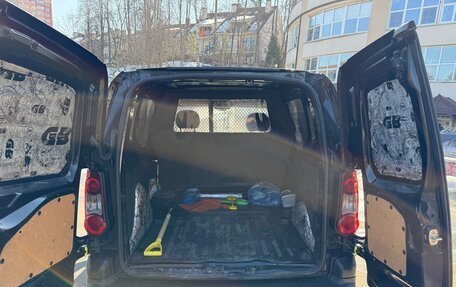 Peugeot Partner II рестайлинг 2, 2021 год, 1 500 000 рублей, 3 фотография