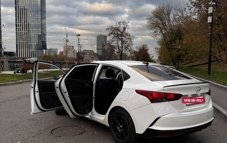 Hyundai Solaris II рестайлинг, 2021 год, 1 200 000 рублей, 17 фотография