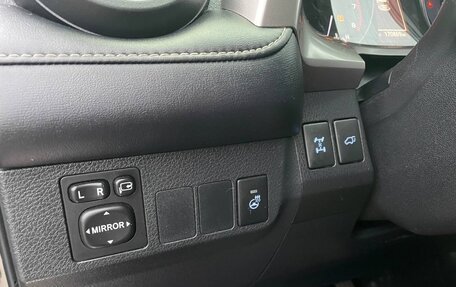 Toyota RAV4, 2018 год, 2 550 000 рублей, 12 фотография