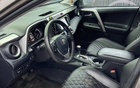 Toyota RAV4, 2018 год, 2 550 000 рублей, 14 фотография