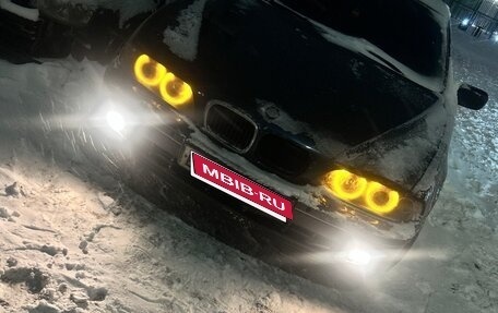 BMW 5 серия, 2002 год, 500 000 рублей, 1 фотография