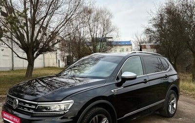 Volkswagen Tiguan II, 2019 год, 3 300 000 рублей, 1 фотография