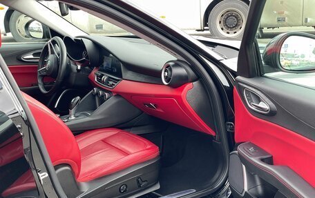 Alfa Romeo Giulia II, 2018 год, 2 450 000 рублей, 10 фотография