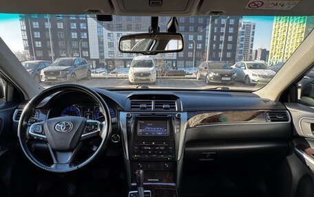 Toyota Camry, 2017 год, 2 190 000 рублей, 15 фотография