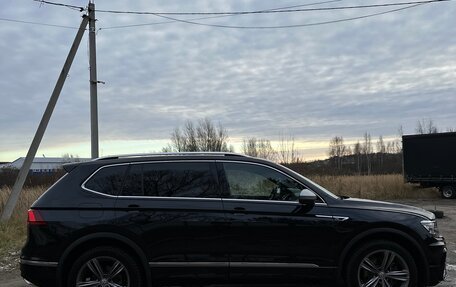 Volkswagen Tiguan II, 2019 год, 3 300 000 рублей, 4 фотография