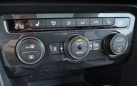 Volkswagen Tiguan II, 2019 год, 3 300 000 рублей, 26 фотография