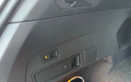 Volkswagen Tiguan II, 2019 год, 3 300 000 рублей, 27 фотография