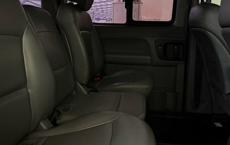 Hyundai Grand Starex Grand Starex I рестайлинг 2, 2015 год, 2 000 000 рублей, 14 фотография