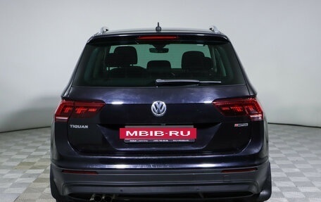 Volkswagen Tiguan II, 2018 год, 2 570 000 рублей, 6 фотография