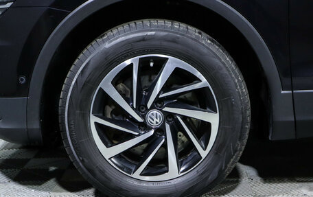 Volkswagen Tiguan II, 2018 год, 2 570 000 рублей, 15 фотография