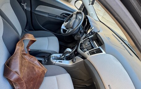 Chevrolet Cruze II, 2010 год, 755 000 рублей, 9 фотография