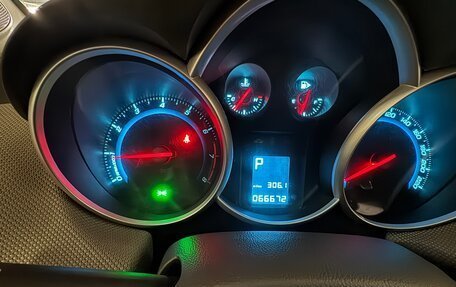 Chevrolet Cruze II, 2010 год, 755 000 рублей, 11 фотография