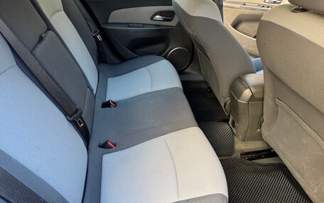 Chevrolet Cruze II, 2010 год, 755 000 рублей, 10 фотография