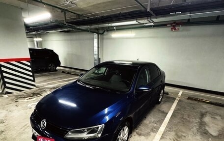 Volkswagen Jetta VI, 2012 год, 1 000 000 рублей, 2 фотография