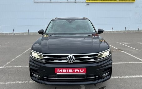 Volkswagen Tiguan II, 2019 год, 3 600 000 рублей, 2 фотография