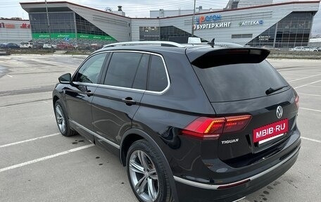 Volkswagen Tiguan II, 2019 год, 3 600 000 рублей, 5 фотография