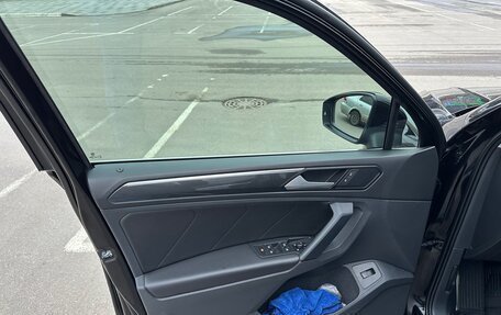 Volkswagen Tiguan II, 2019 год, 3 600 000 рублей, 27 фотография