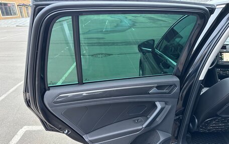 Volkswagen Tiguan II, 2019 год, 3 600 000 рублей, 25 фотография