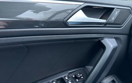 Volkswagen Tiguan II, 2019 год, 3 600 000 рублей, 30 фотография