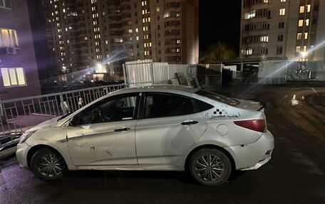 Hyundai Solaris II рестайлинг, 2014 год, 345 000 рублей, 2 фотография